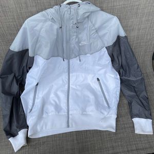 White nike windbreaker